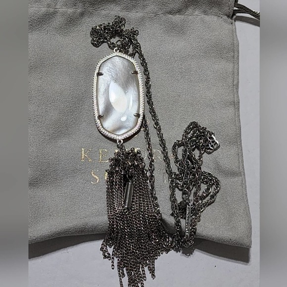 Kendra Scott Ivory MOP‎ and silver Rayne Tassel necklace - Picture 2 of 5